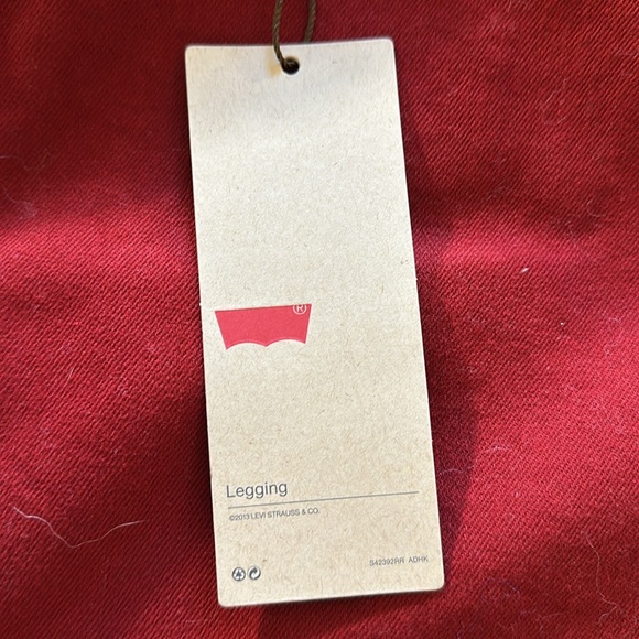 NWT 10 Medium Deep Red Levi’s Jean Leggings - Picture 5 of 7
